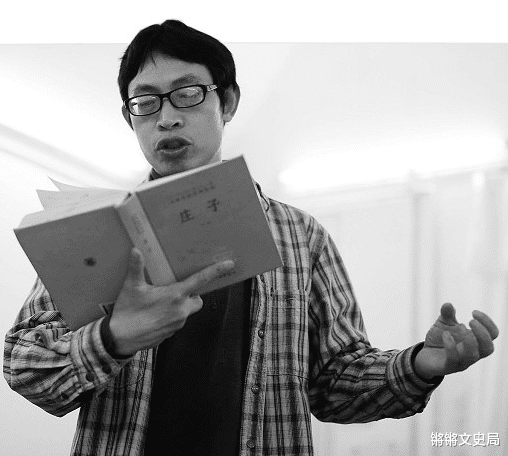 锵锵文史局 汶川地震,范跑跑丢下学生引来争议,为何还有那么多的人为他洗白