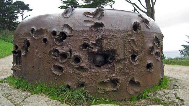 炮弹|看看什么是希特勒的德国工事，被打成马蜂窝却依然健在，不服不行