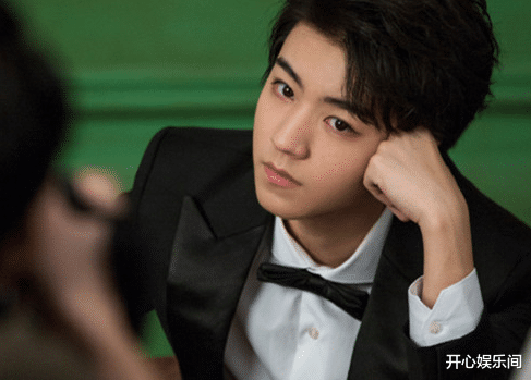 王俊凯|22岁王俊凯晒自拍，自称又有新身份，网友：你真棒