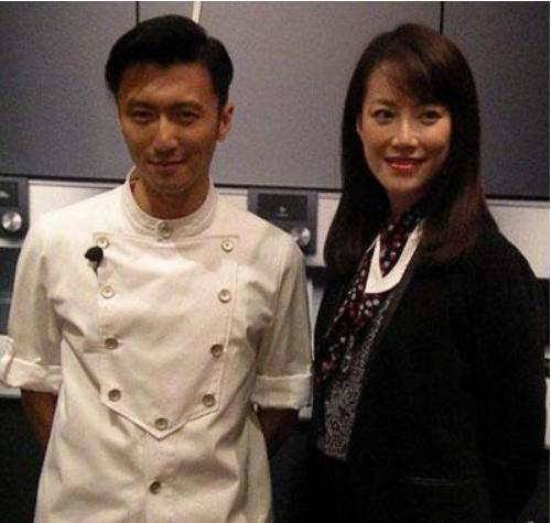 谢霆锋|发文愿等谢霆锋一辈子，早年未婚早孕，是古惑仔少女也是如今的老板娘