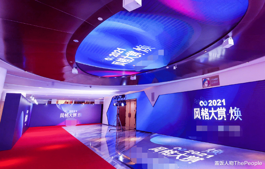 蒋勤勤|最新女星红毯！蒋勤勤扮嫩、郭采洁翻车，杨幂用场外生图美貌秒杀