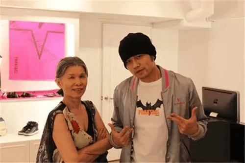 周杰伦|为了实现女主梦，几部电影赔了8个亿，周杰伦“养媳妇”有多贵？