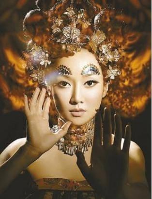 萨顶顶|萨顶顶“真人”长啥样？卸妆后“神婆变玉女”，早这样早红了！