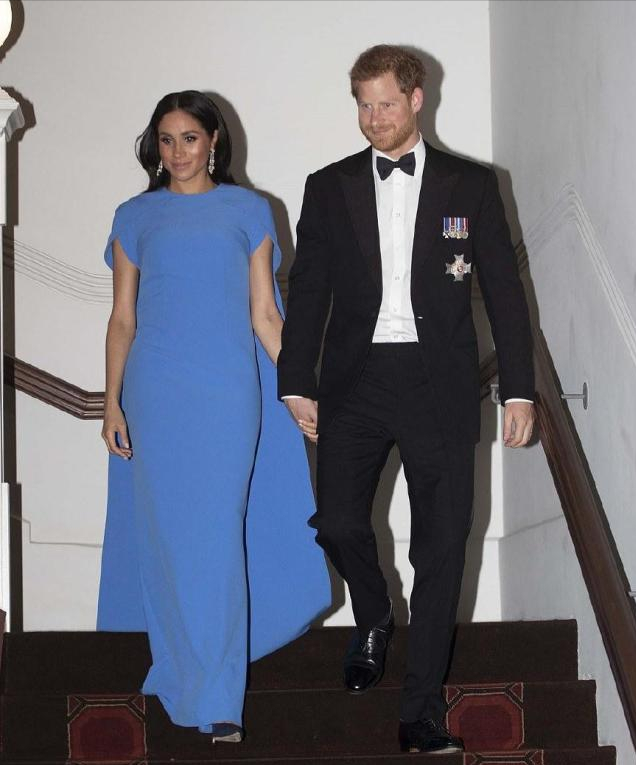 全球时尚风行|梅根哈里入选“全球最有影响力100人”!三套新造型被吐槽P图摆拍太假