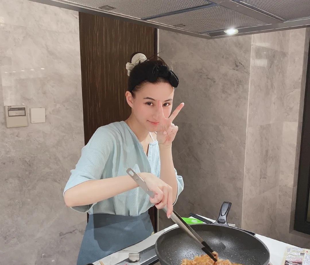 窦骁|恭喜窦骁何超莲结婚！成赌王女婿，背后并不简单