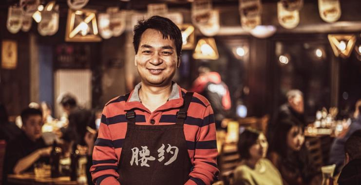 北大硕士舍弃百万年薪卖烤腰子,3年内开店5家,每月卖出1吨羊腰
