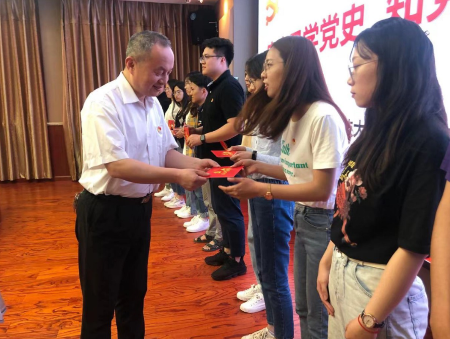 奖学金|研究生期间，获得这3个“荣誉”很重要，毕业后受益匪浅