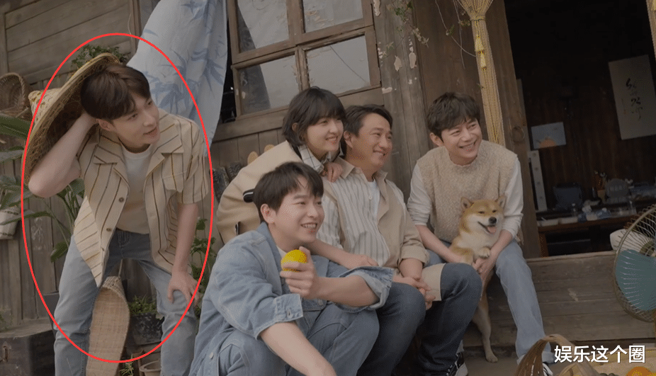 王小利|拍完吻戏猛擦嘴、合照故意留距离！放心吧，许凯对杨幂不来电