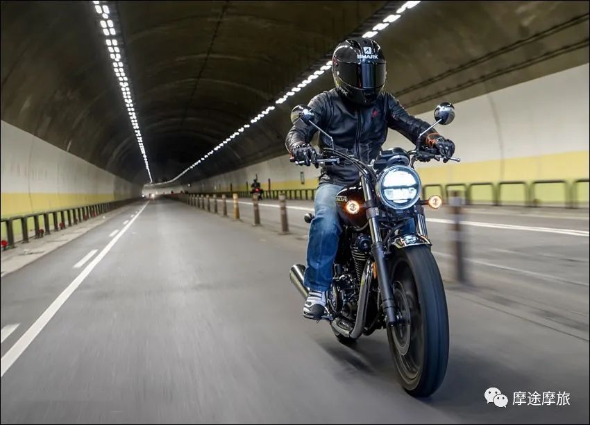 路虎极光|经典复古摩托，本田H'ness CB350试驾测评！