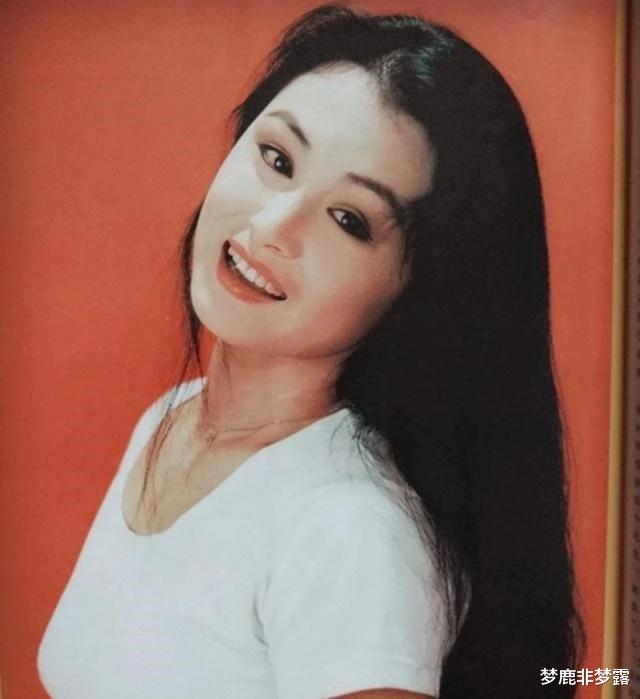 梦鹿非梦露|50岁于月仙车祸离世,成长细节被揭开:一生无儿无女的原因找到了