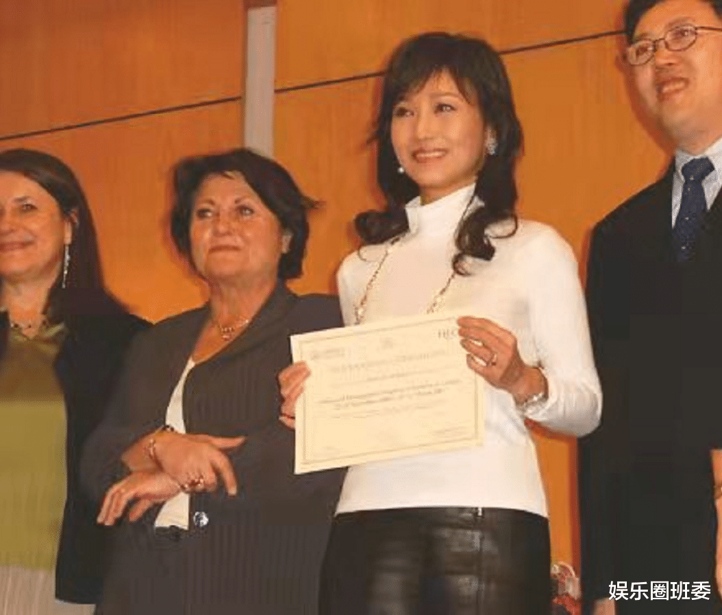 TFBOYS|68岁赵雅芝踩恨天高力捧小儿子，评论区谈及未来儿媳，自认是好婆婆