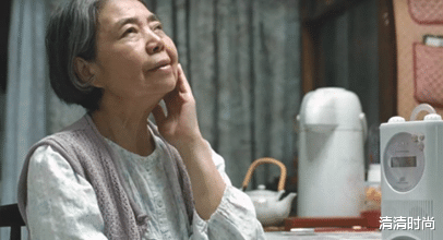 树木希林|43年无性无爱,被家暴,晚年失明全身患癌,一代影后的人生多悲凉