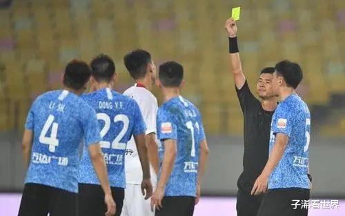 中超|凌晨1點(diǎn)！中超名帥最新言論再度引發(fā)質(zhì)疑，球迷吐槽：趕緊下課吧