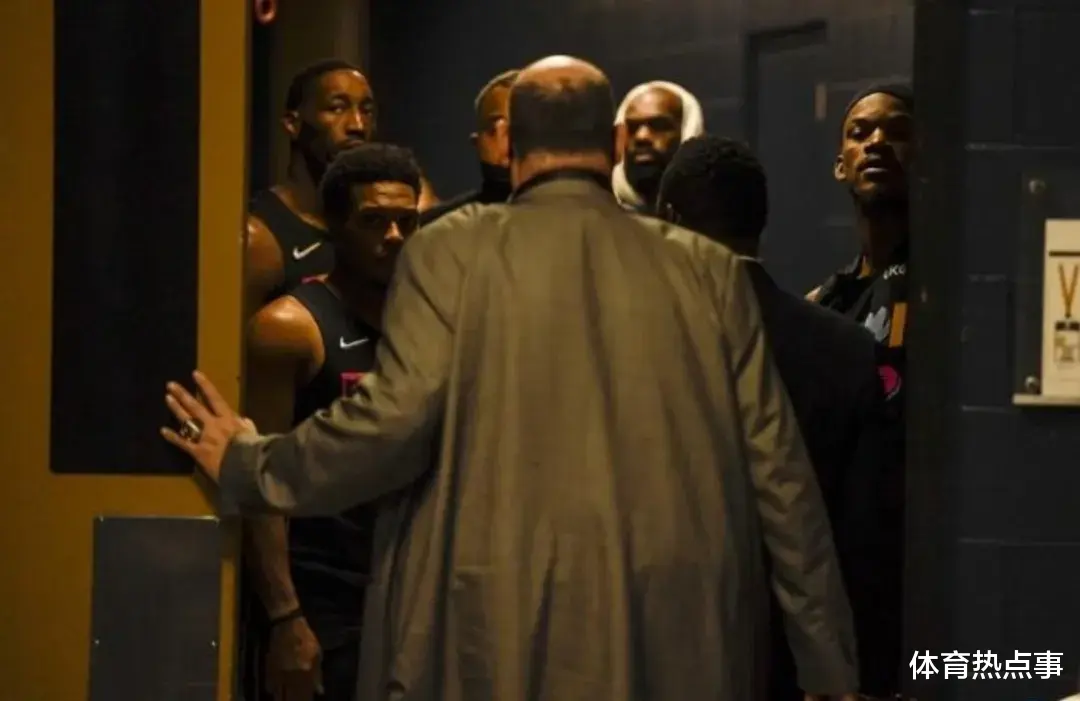 約基奇|刺激！約基奇的哥哥們真來了！而他們卻慫了？