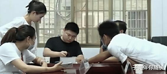 子芫伴你成长 装定位，查手机，丈夫对妻子忍无可忍：情愿一个人过也要离婚