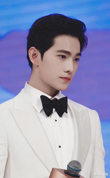 放羊的星星|8位男星西装杀，陈飞宇贵气杨洋禁欲，《伪装者》三兄弟太惊艳