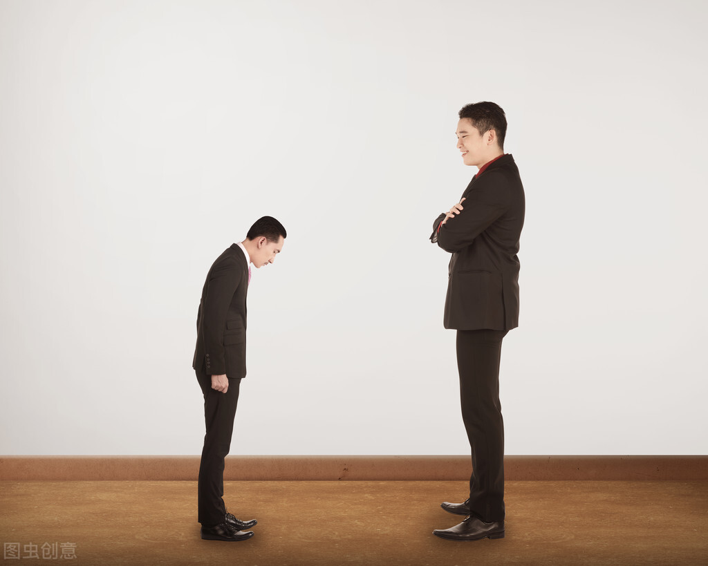|当领导什么事都不叫你,不信任你的时候,该怎么办?高情商这么做