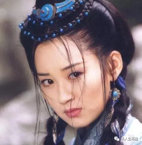 军人|5大惹不起的女星，个个有“军人家庭”，第3位的爷爷还是开国元勋