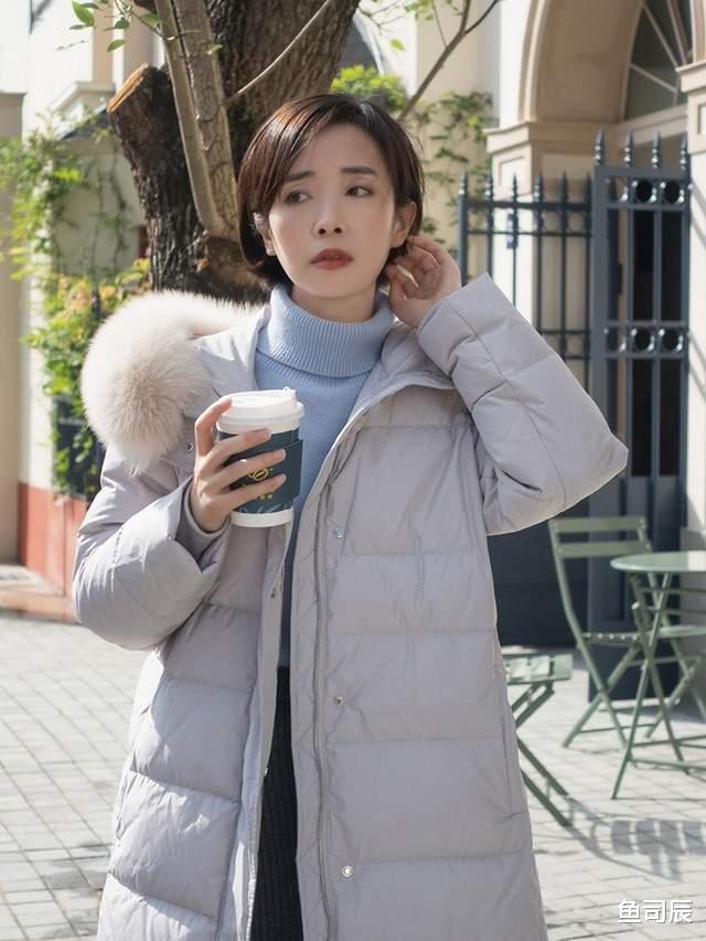 鱼司辰 入冬第一件羽绒服，羽绒服也能打造出各种时尚感，越简单越高级