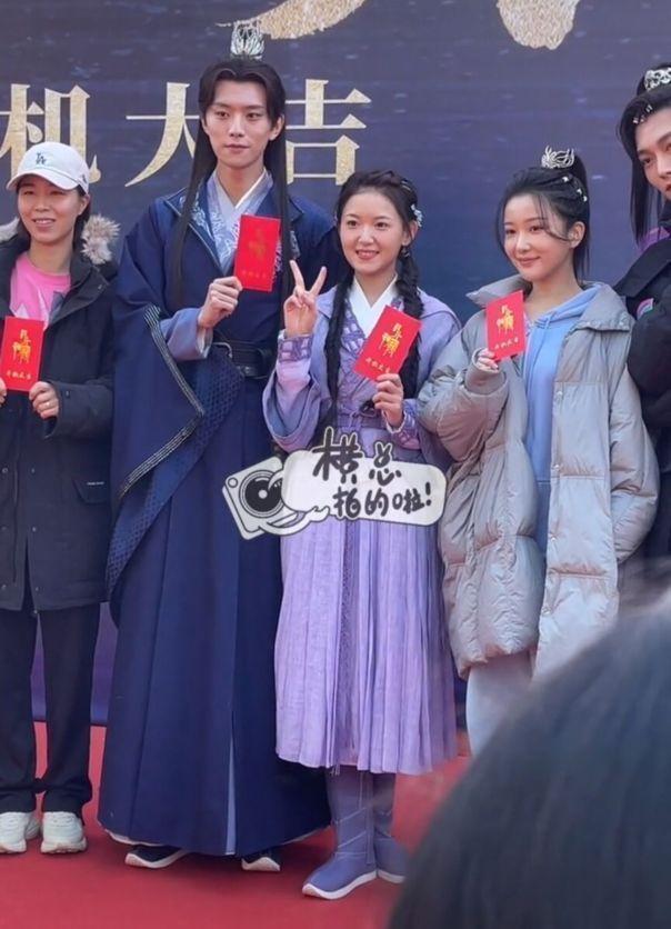 月上朝颜|网剧《月上朝颜》开机，女主颜值引热议，被网友吐槽像路人甲