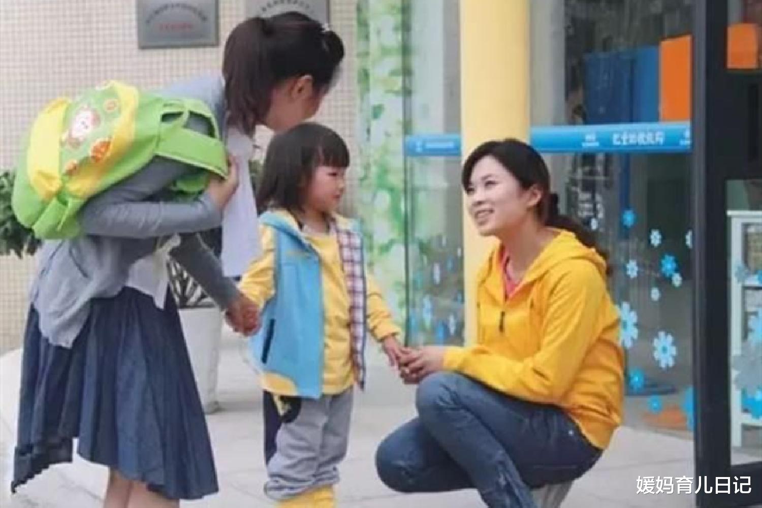 媛妈育儿日记|孕妇整理待产包,哭着抱怨奶瓶太贵,过来人很淡定:这才哪到哪