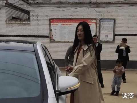 朱之文|大衣哥儿子儿媳玩游艇，生活奢侈享乐引争议，网友：找个工作吧