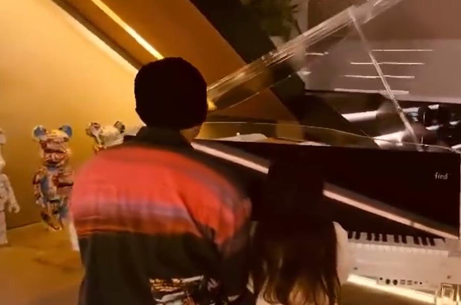 琳妹儿说|昆凌为女儿庆生,晒周杰伦父女钢琴合奏,6岁海瑟薇长得亭亭玉立