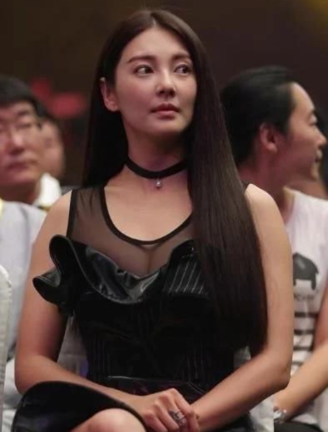 sm|明艳性感的张雨绮为何情路如此坎坷