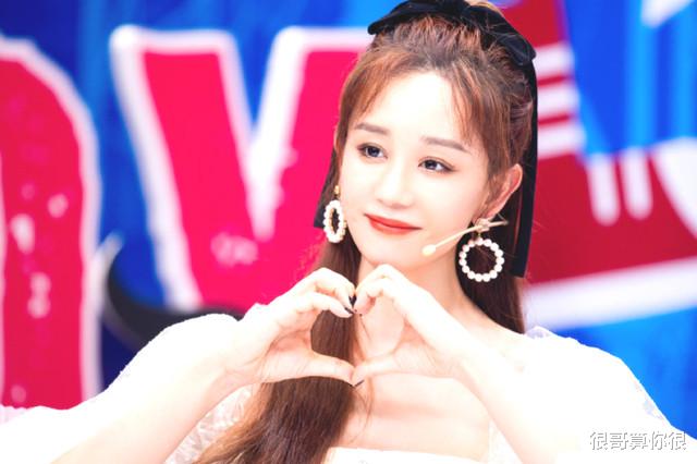于小彤|于小彤：陈小纭的前男友，因红楼梦走红，如今出演冰火凤再度圈粉