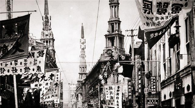 阳光语言矫正说|14岁董竹君来了月事，照顾她的孟妈妈脸色大变：快逃！否则接客