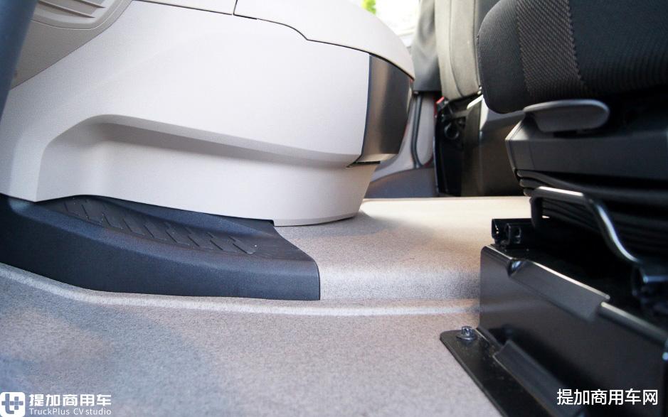 房产中介 欧洲卡车销量之王,国内却买不到,带您好好看看荷兰达夫最新一代XG牵引车