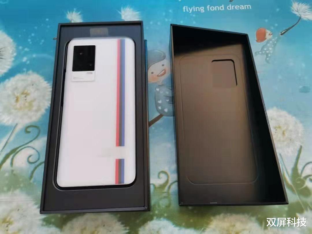 三星Galaxy|从3799跌至2979，骁龙888+120W闪充+微云台主摄，售价更加亲民了