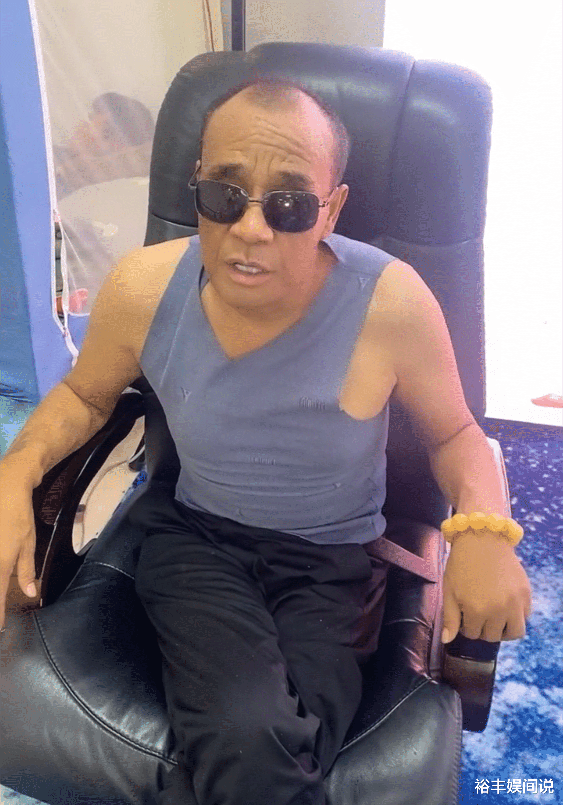 一路走好!知名网红二后生不幸去世,曾被挖双眼晚年患尿毒症