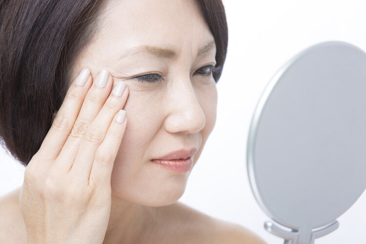 疾病|脸上皱纹多因2种原因！5类食物堪称“皱纹熨斗”，谁吃谁知道