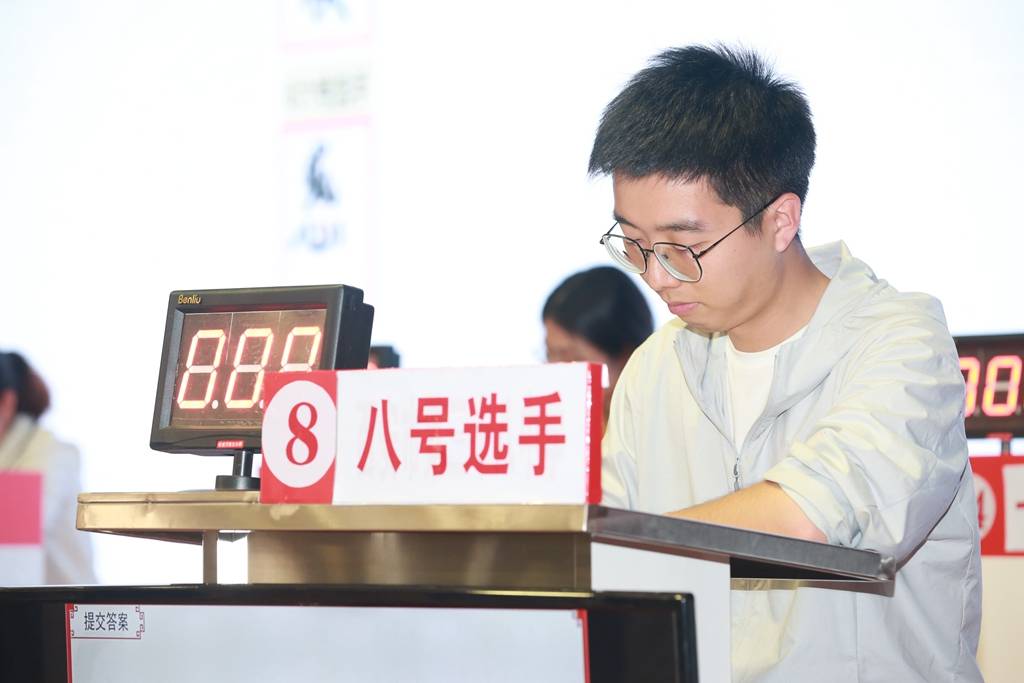 传媒陕西 西安市新城区举办首届中小学“中华经典诵写讲”诗词大会