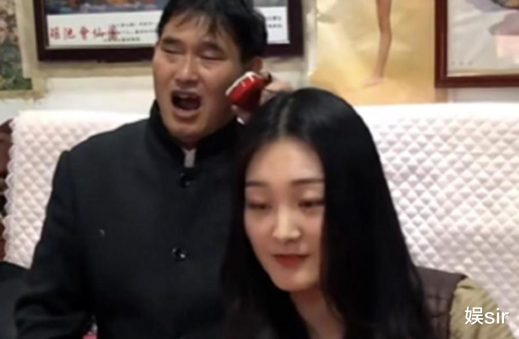 河南|大衣哥儿媳支援河南再被质疑作秀：只要是真善，凭什么不能拍照？