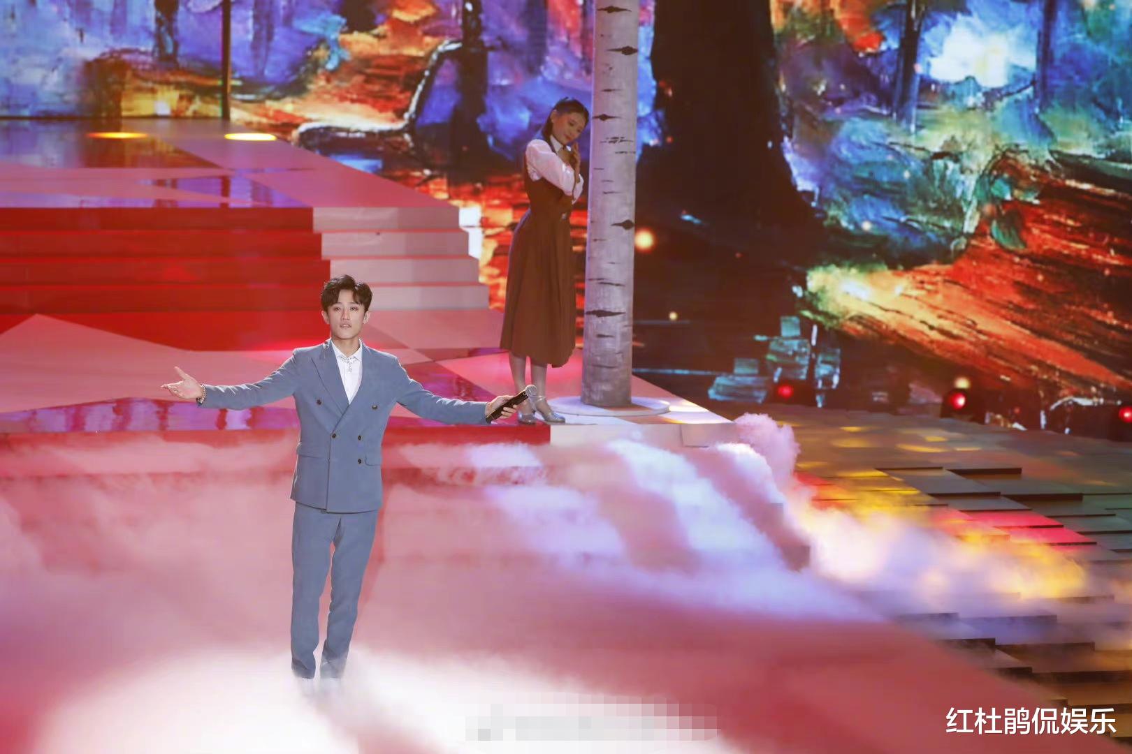 黄国伦|《星光大道》年赛10进8，单人车轮战，守山大叔晋级让黄国伦不满