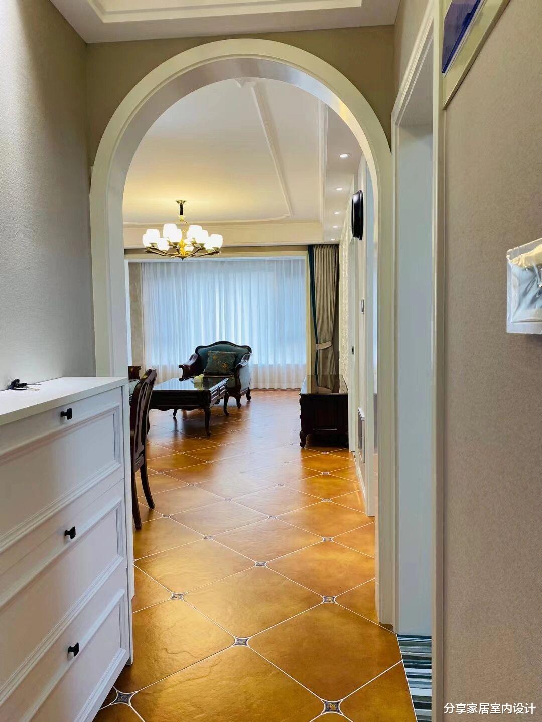 |新房别再选择高级灰啦，学她家装修美式风格，稳重又大气，很羡慕