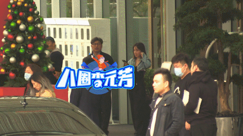 王岳伦|王岳伦搂美女回酒店彻夜未出，去年为“壁咚”道歉的博文已删除