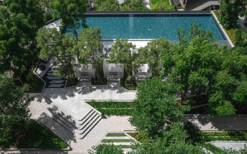 游泳池|曼谷三层住宅景观,之字形和三角形,雨滴灵感,简易廊架公式