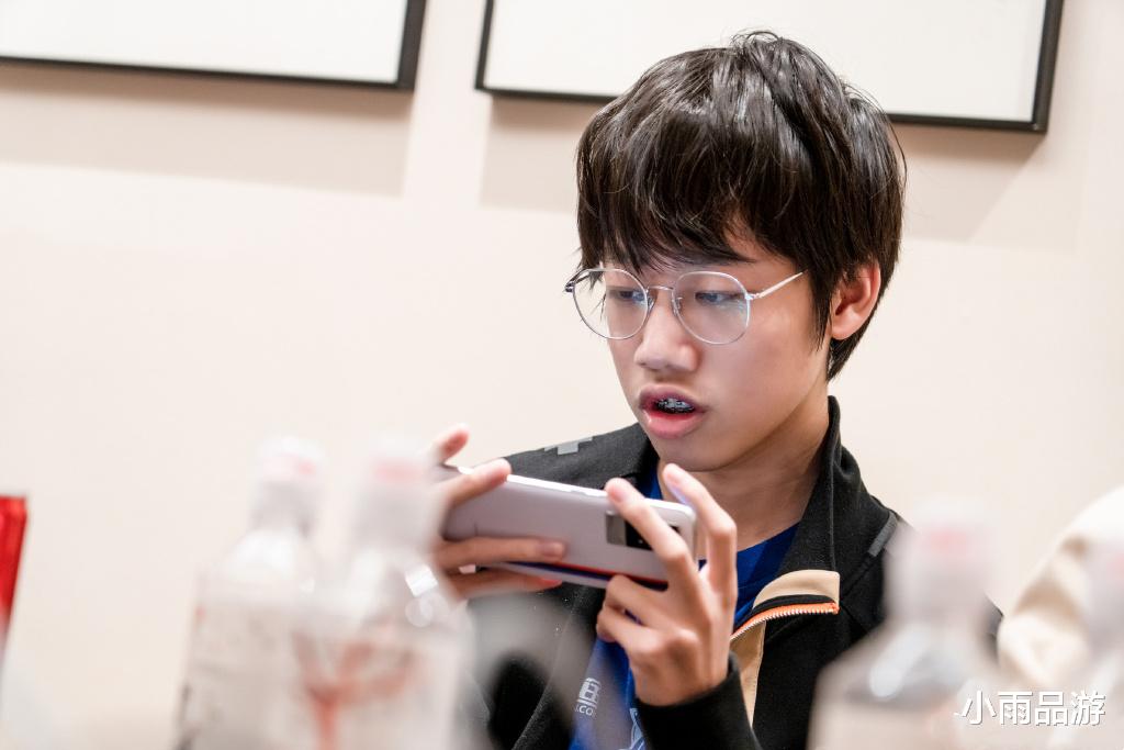 estar|火豹赛前“挑衅”eStar，预定FMVP皮肤，粉丝：和Kear一桌喝的