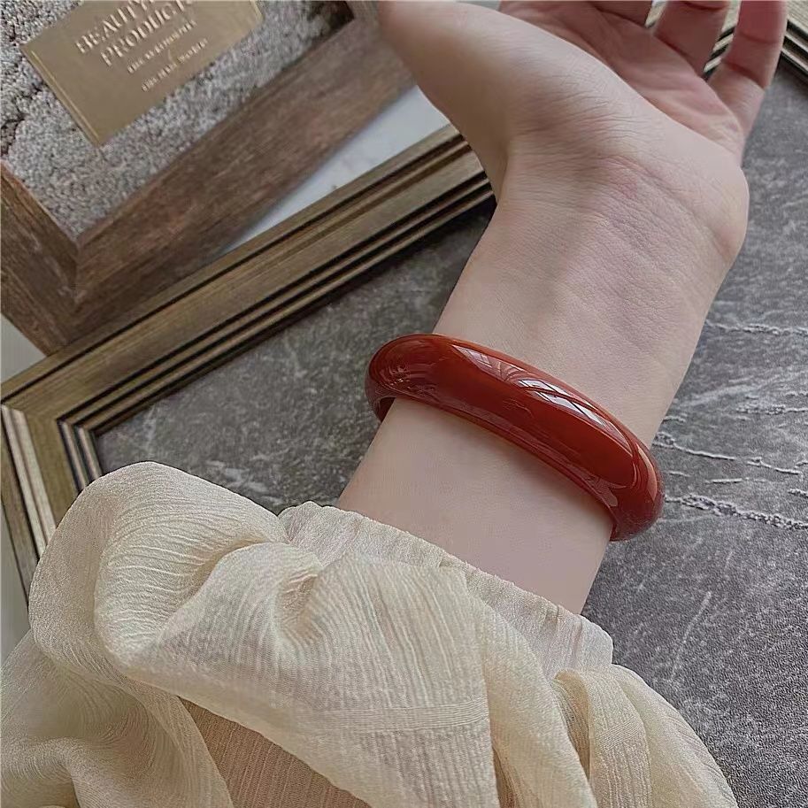 翡翠|与翡翠相似的翡翠常常让人误导。你知道什么？