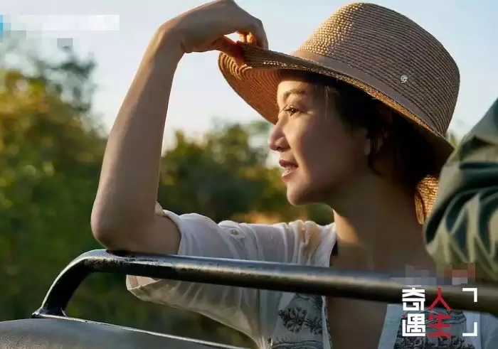 阿雅|20年后，和周迅做闺蜜的她翻身了？