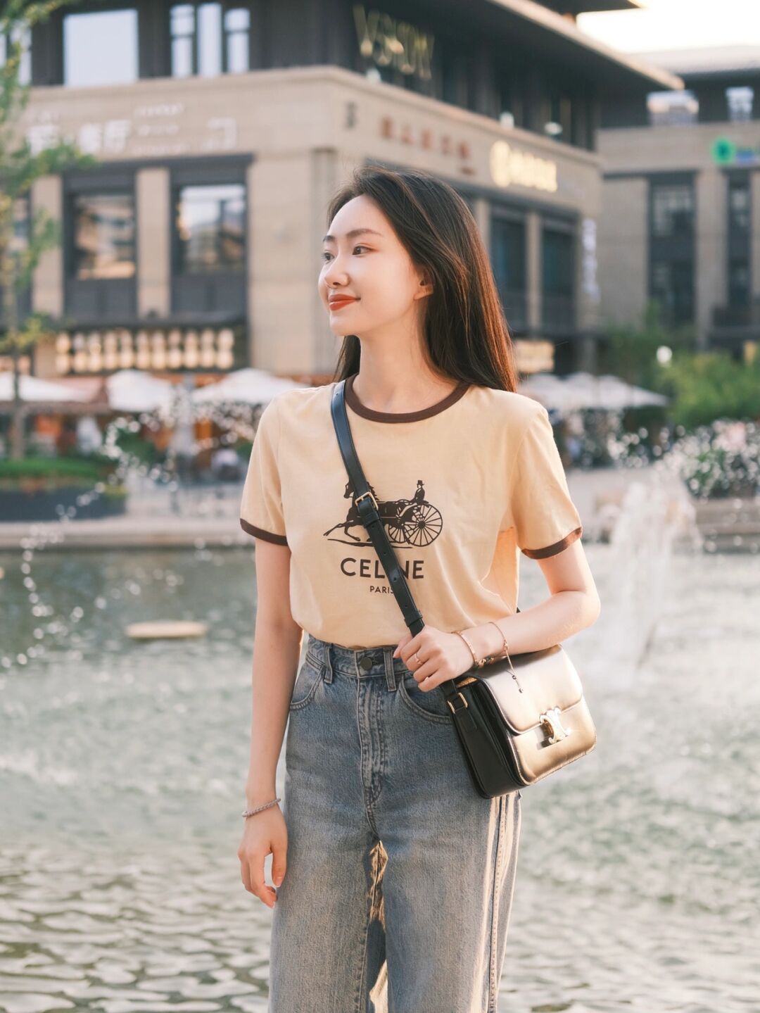鱼司辰|夏季，如何穿出气质女神范，针织衫搭配半身裙简约高级，清爽干练