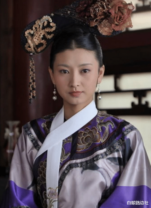 发型 38岁沈眉庄变装翻车？一身绿色显圆润，留葫芦娃同款发型像老10岁