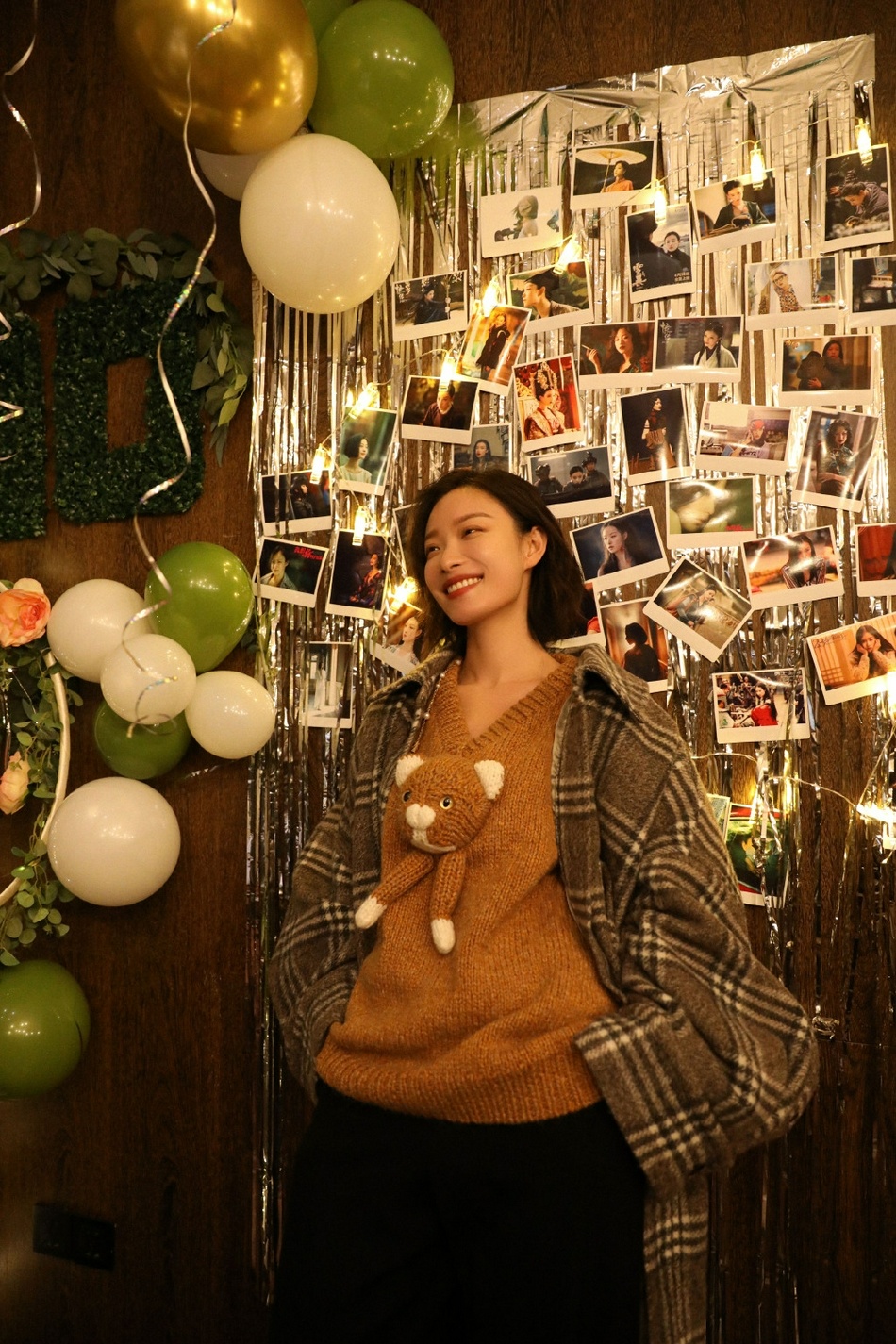 倪妮|倪妮氛围感写真曝光 暖心笑容俏皮可爱