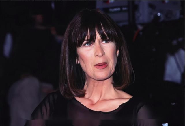 范齐全|德国7岁女孩惨死,真凶却判无罪,女孩母亲法庭上连开8枪击毙凶手