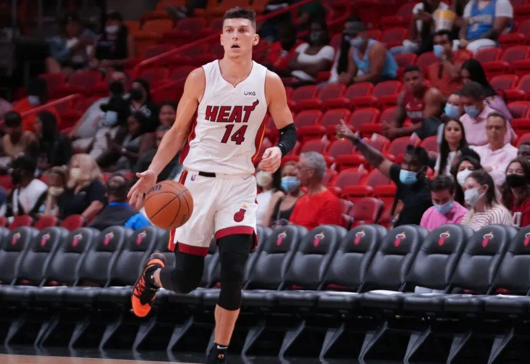 可馨育娃|超六+进步最快！亿元合同提前预定，13顺位不得了了！