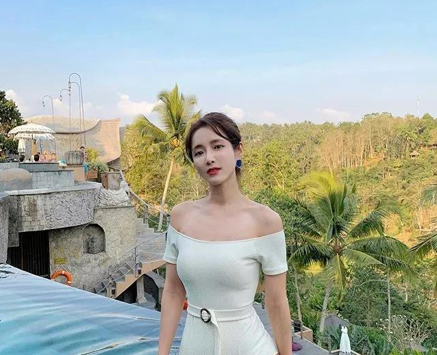 佟丽娅|韩国最美私教姜贤京：撞脸佟丽娅，面容姣好身材贼棒