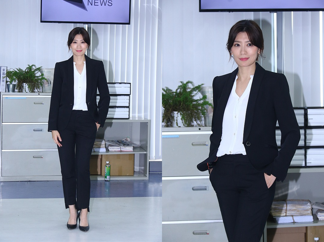 贾静雯|贾静雯的颜值可真抗打，生图中脸蛋都无可挑剔，穿波点上衣好年轻